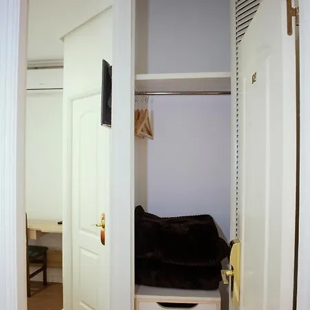 Hostal Artico Madrid Exterior photo