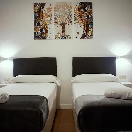 Hostal Artico Madrid Exterior photo